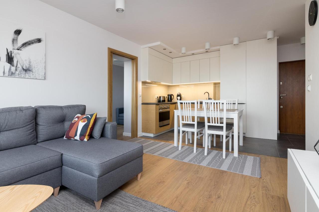 Ochota Homely Apartment وارسو المظهر الخارجي الصورة