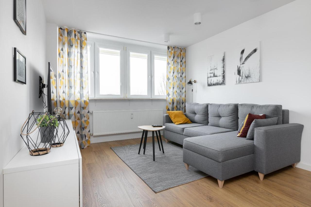 Ochota Homely Apartment وارسو المظهر الخارجي الصورة